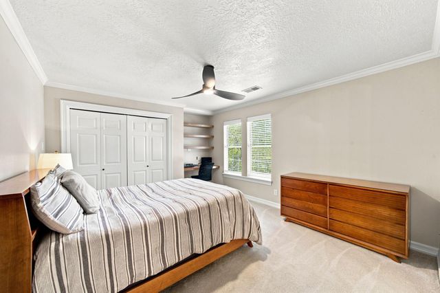 23 S Brokenfern Drive Drive, The Woodlands, TX 77380