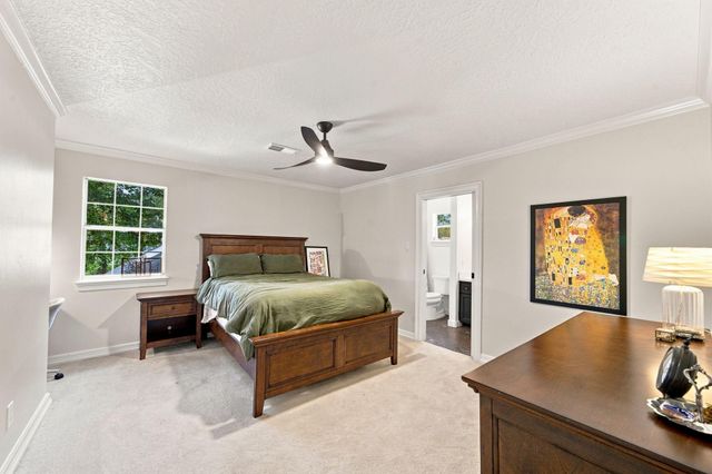 23 S Brokenfern Drive Drive, The Woodlands, TX 77380