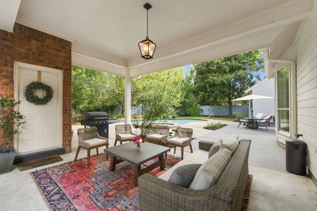 23 S Brokenfern Drive Drive, The Woodlands, TX 77380