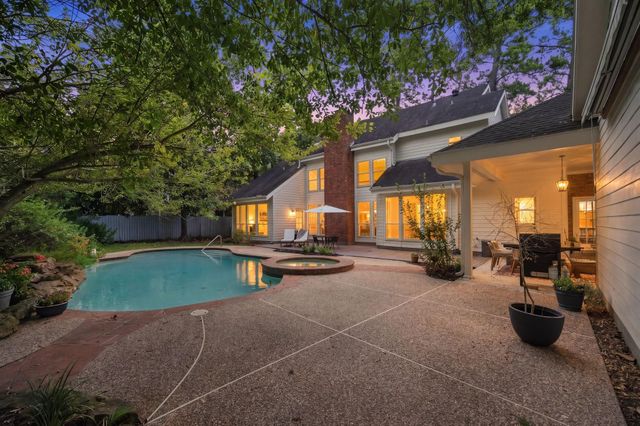 23 S Brokenfern Drive Drive, The Woodlands, TX 77380
