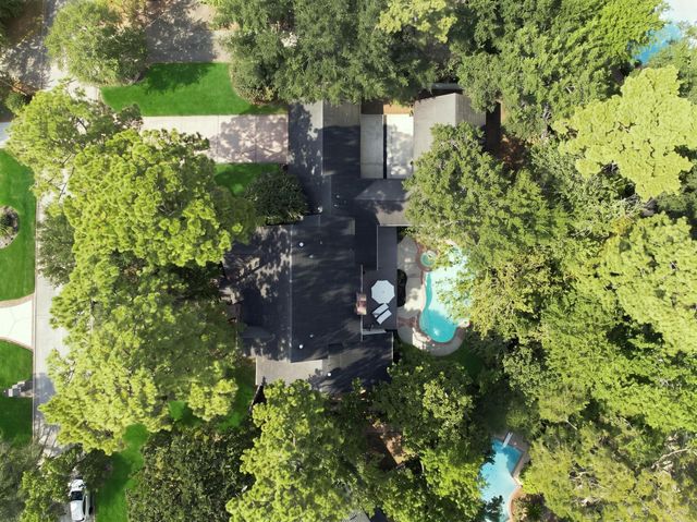 23 S Brokenfern Drive Drive, The Woodlands, TX 77380