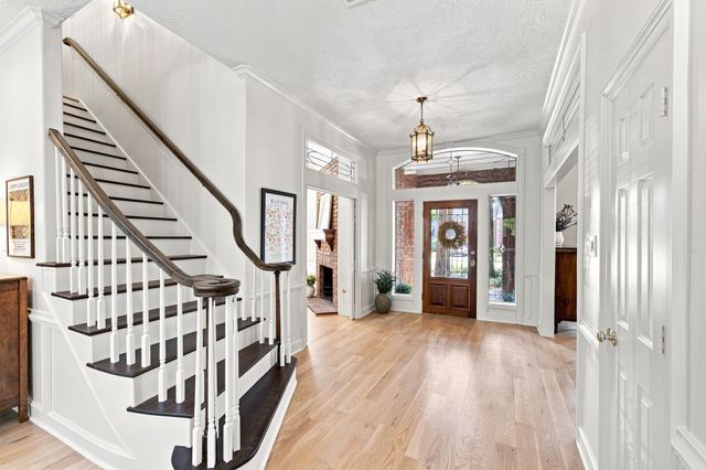 23 S Brokenfern Drive Drive, The Woodlands, TX 77380