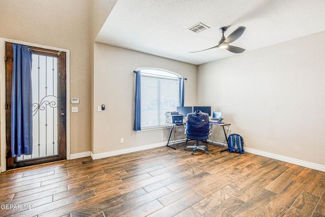 401 EVERLOOK Lane, Horizon City, TX 79928