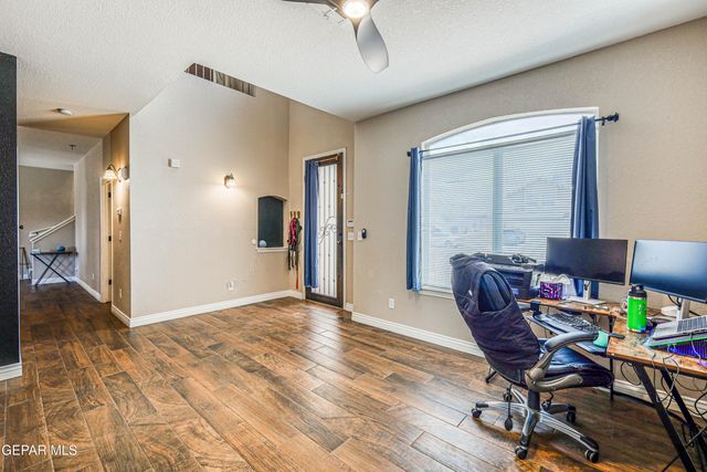 401 EVERLOOK Lane, Horizon City, TX 79928