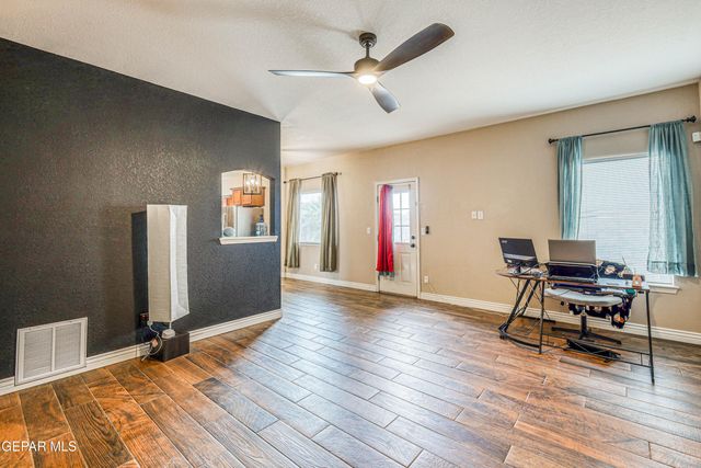 401 EVERLOOK Lane, Horizon City, TX 79928