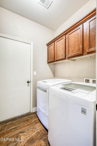 401 EVERLOOK Lane, Horizon City, TX 79928