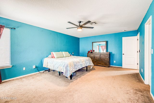 401 EVERLOOK Lane, Horizon City, TX 79928