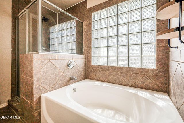 401 EVERLOOK Lane, Horizon City, TX 79928