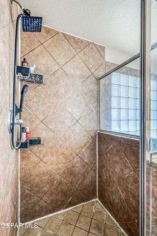 401 EVERLOOK Lane, Horizon City, TX 79928