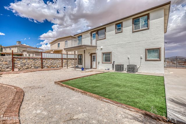 401 EVERLOOK Lane, Horizon City, TX 79928