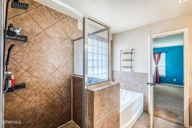 401 EVERLOOK Lane, Horizon City, TX 79928