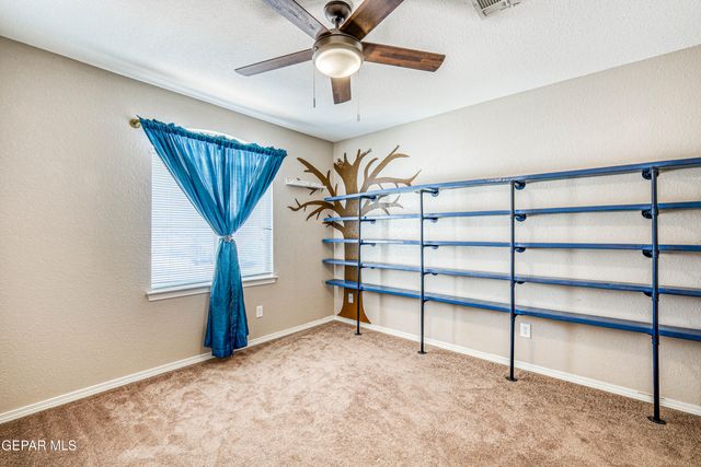 401 EVERLOOK Lane, Horizon City, TX 79928