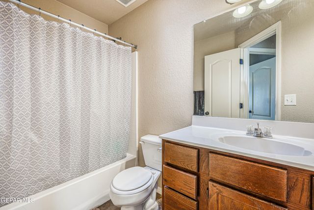 401 EVERLOOK Lane, Horizon City, TX 79928