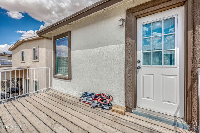 401 EVERLOOK Lane, Horizon City, TX 79928