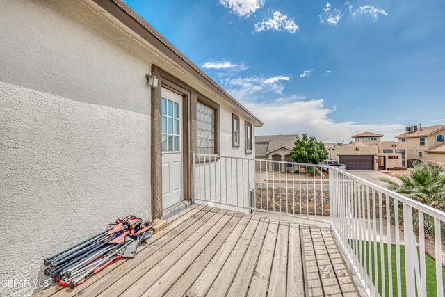 401 EVERLOOK Lane, Horizon City, TX 79928