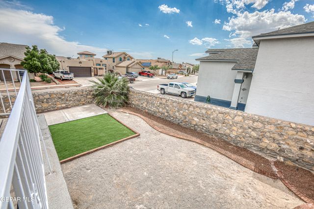 401 EVERLOOK Lane, Horizon City, TX 79928