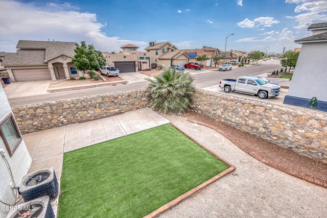 401 EVERLOOK Lane, Horizon City, TX 79928