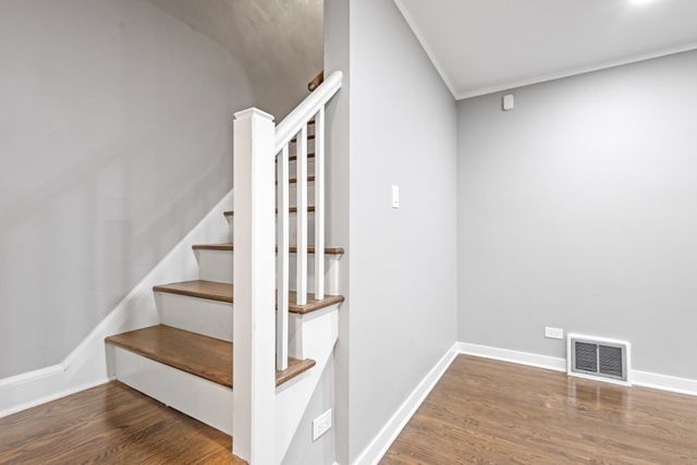 10231 S Rhodes Avenue, Chicago, IL 60628