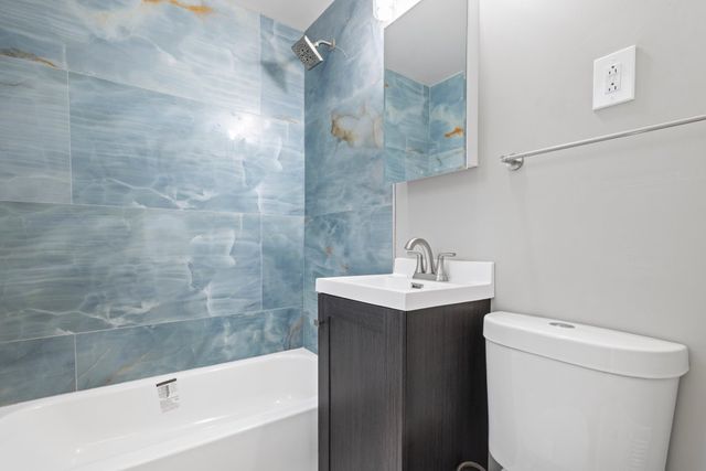 10231 S Rhodes Avenue, Chicago, IL 60628