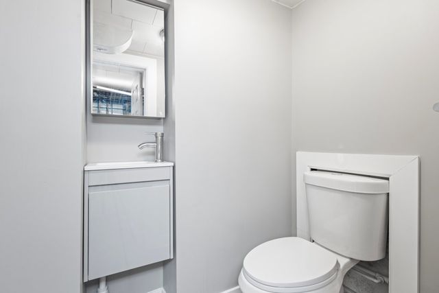 10231 S Rhodes Avenue, Chicago, IL 60628