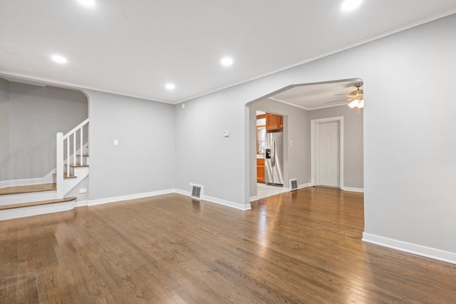 10231 S Rhodes Avenue, Chicago, IL 60628