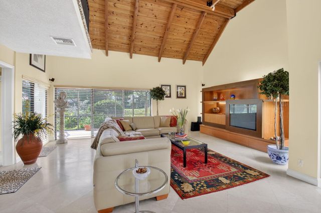 6130 Vía Tierra, Boca Raton, FL 33433