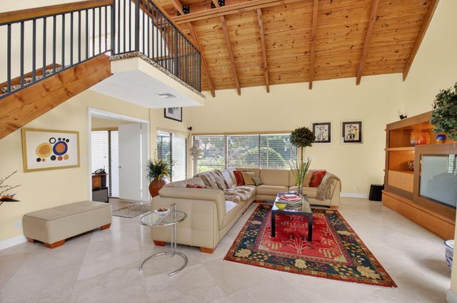 6130 Vía Tierra, Boca Raton, FL 33433
