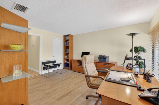 6130 Vía Tierra, Boca Raton, FL 33433