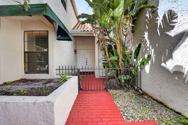 6130 Vía Tierra, Boca Raton, FL 33433