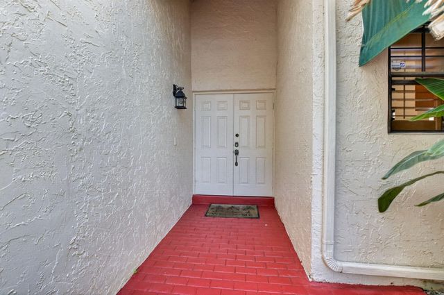 6130 Vía Tierra, Boca Raton, FL 33433