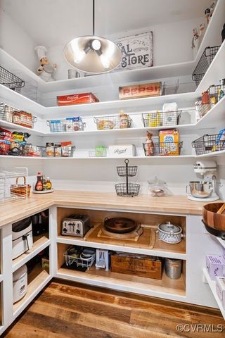 2413 Showning Ln, Midlothian, VA 23112