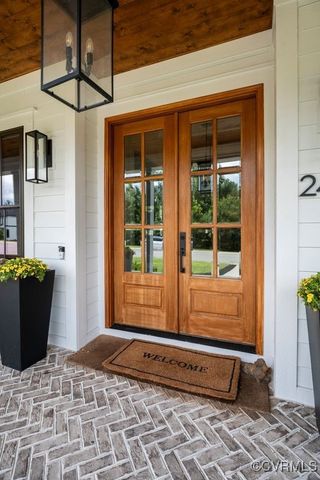 2413 Showning Ln, Midlothian, VA 23112