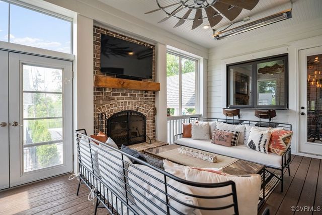2413 Showning Ln, Midlothian, VA 23112