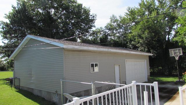 2387 S Park Avenue, Beloit, WI 53511