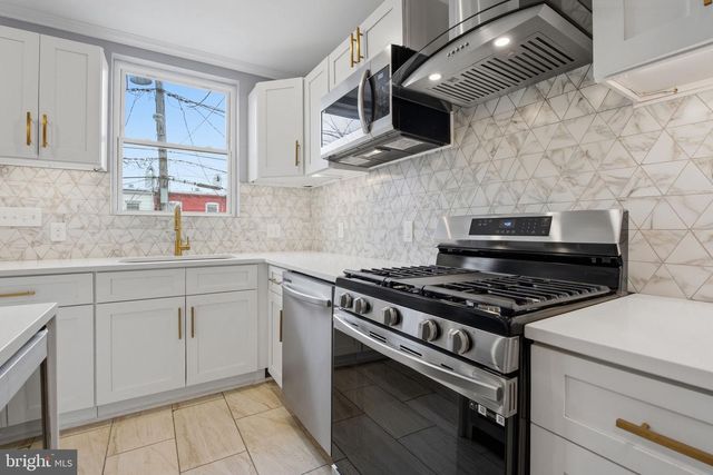 236 S CLINTON ST, Baltimore, MD 21224