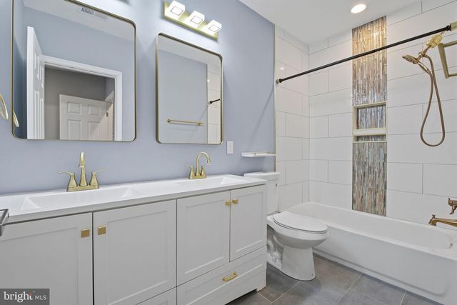 236 S CLINTON ST, Baltimore, MD 21224