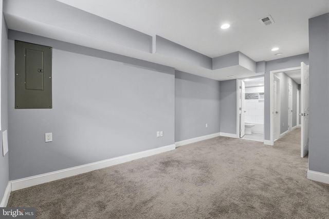 236 S CLINTON ST, Baltimore, MD 21224