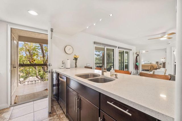 1725 N Via Miraleste 2125, Palm Springs, CA 92262