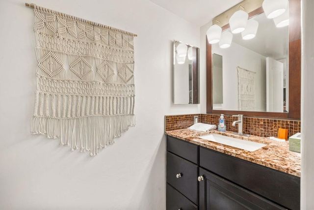 1725 N Via Miraleste 2125, Palm Springs, CA 92262