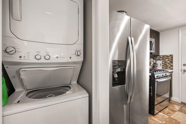 1725 N Via Miraleste 2125, Palm Springs, CA 92262