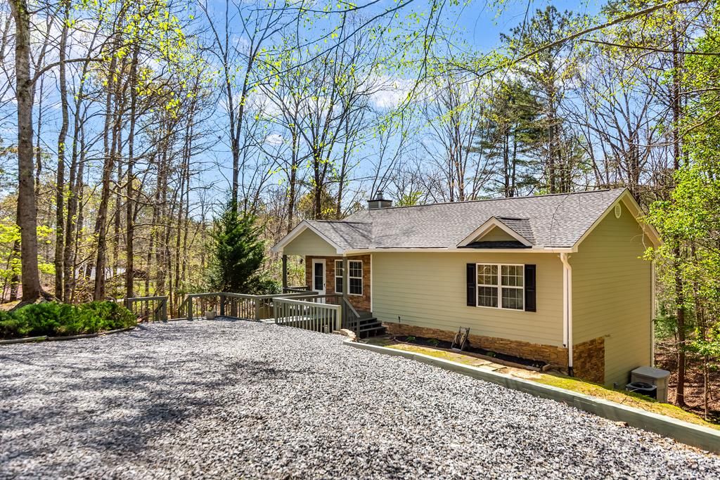 1205 Newport Drive, Ellijay, GA 30540