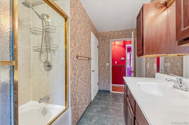 93 Capital Drive, Washingtonville, NY 10992