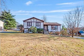 93 Capital Drive, Washingtonville, NY 10992