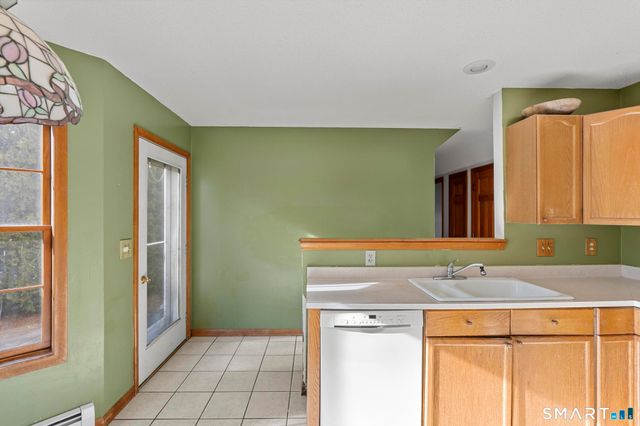 16 Foxglove Lane 16, South Windsor, CT 06074