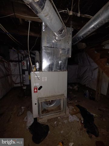 610 W 8TH ST, Chester, PA 19013