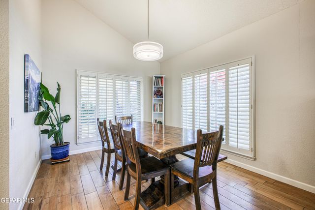 855 VIA REDONDA Court, El Paso, TX 79912