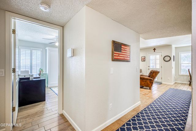 855 VIA REDONDA Court, El Paso, TX 79912