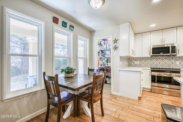 855 VIA REDONDA Court, El Paso, TX 79912