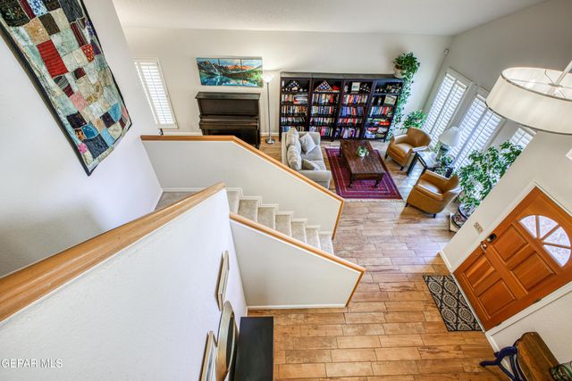 855 VIA REDONDA Court, El Paso, TX 79912