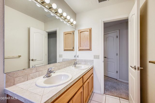 855 VIA REDONDA Court, El Paso, TX 79912